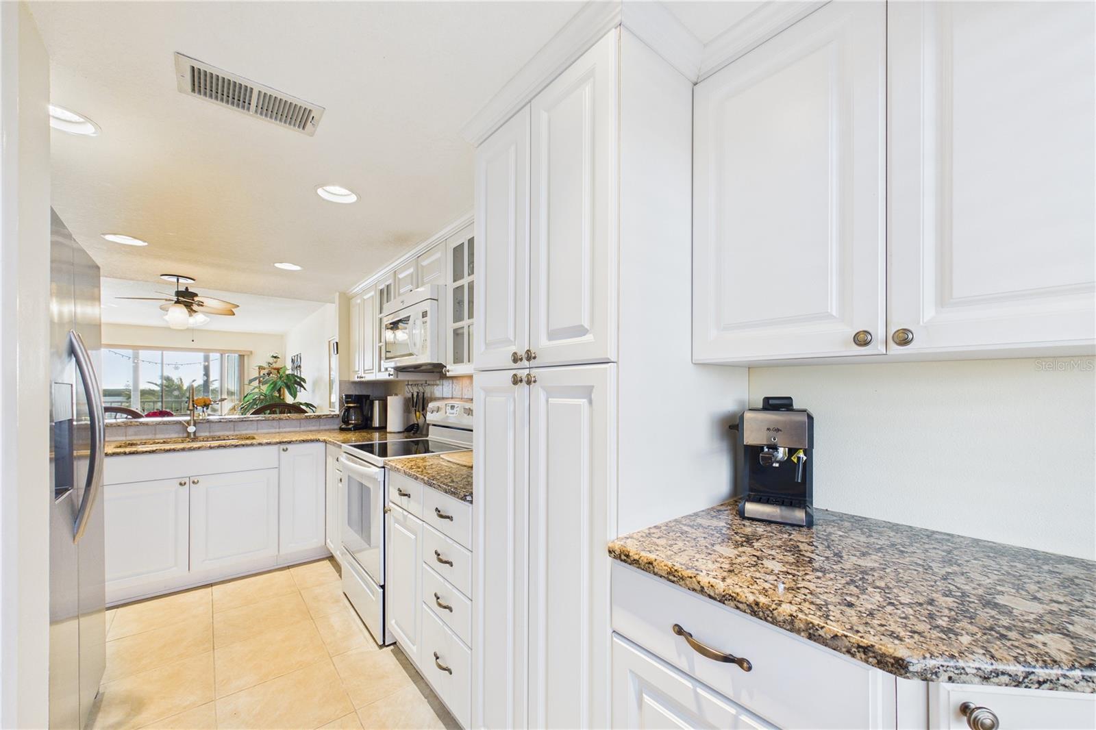 SAND PEBBLE POINTE CONDO 03 - Residential