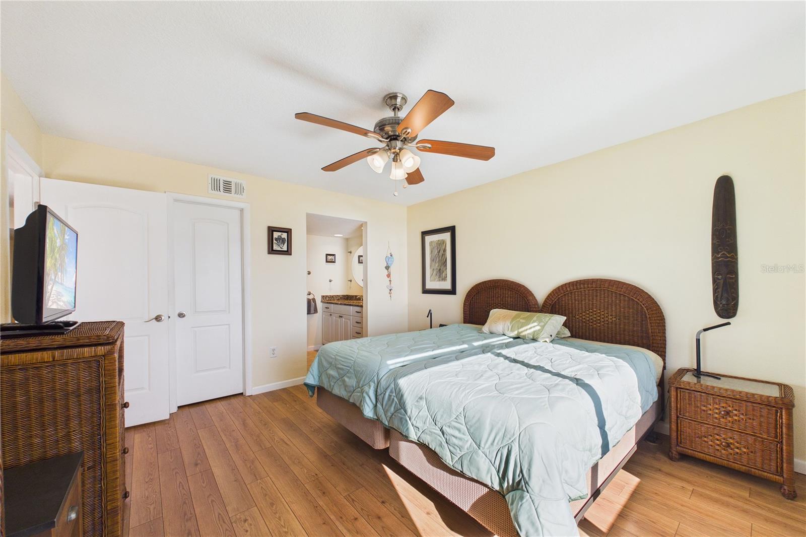 SAND PEBBLE POINTE CONDO 03 - Residential