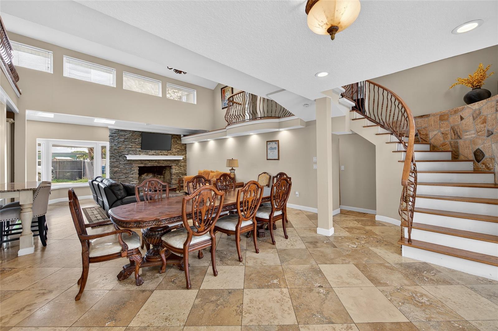 MC ELROYS BELLEVIEW - Residential