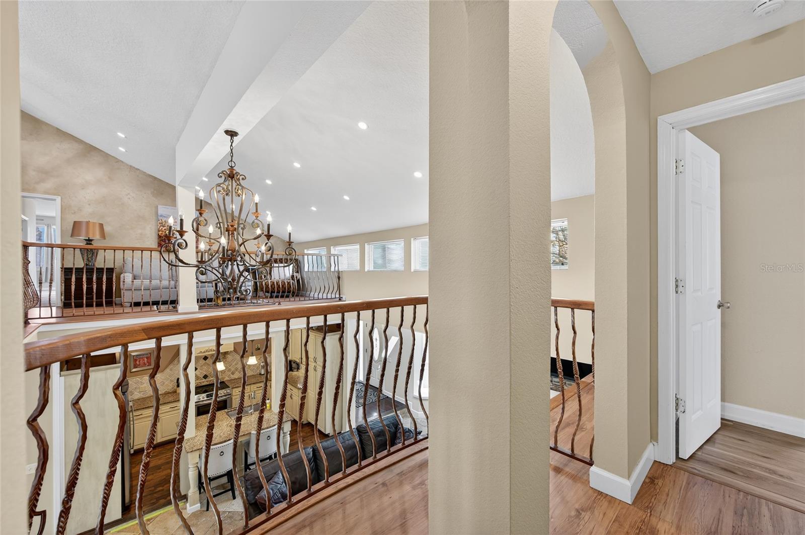 MC ELROYS BELLEVIEW - Residential