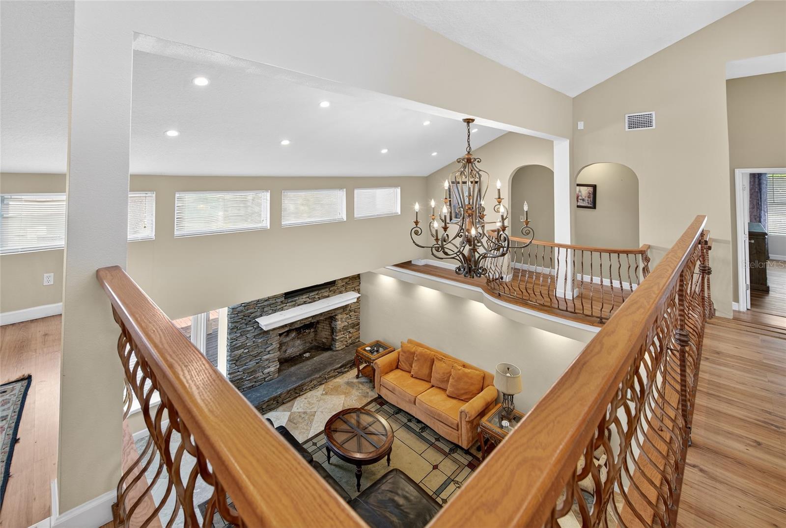 MC ELROYS BELLEVIEW - Residential