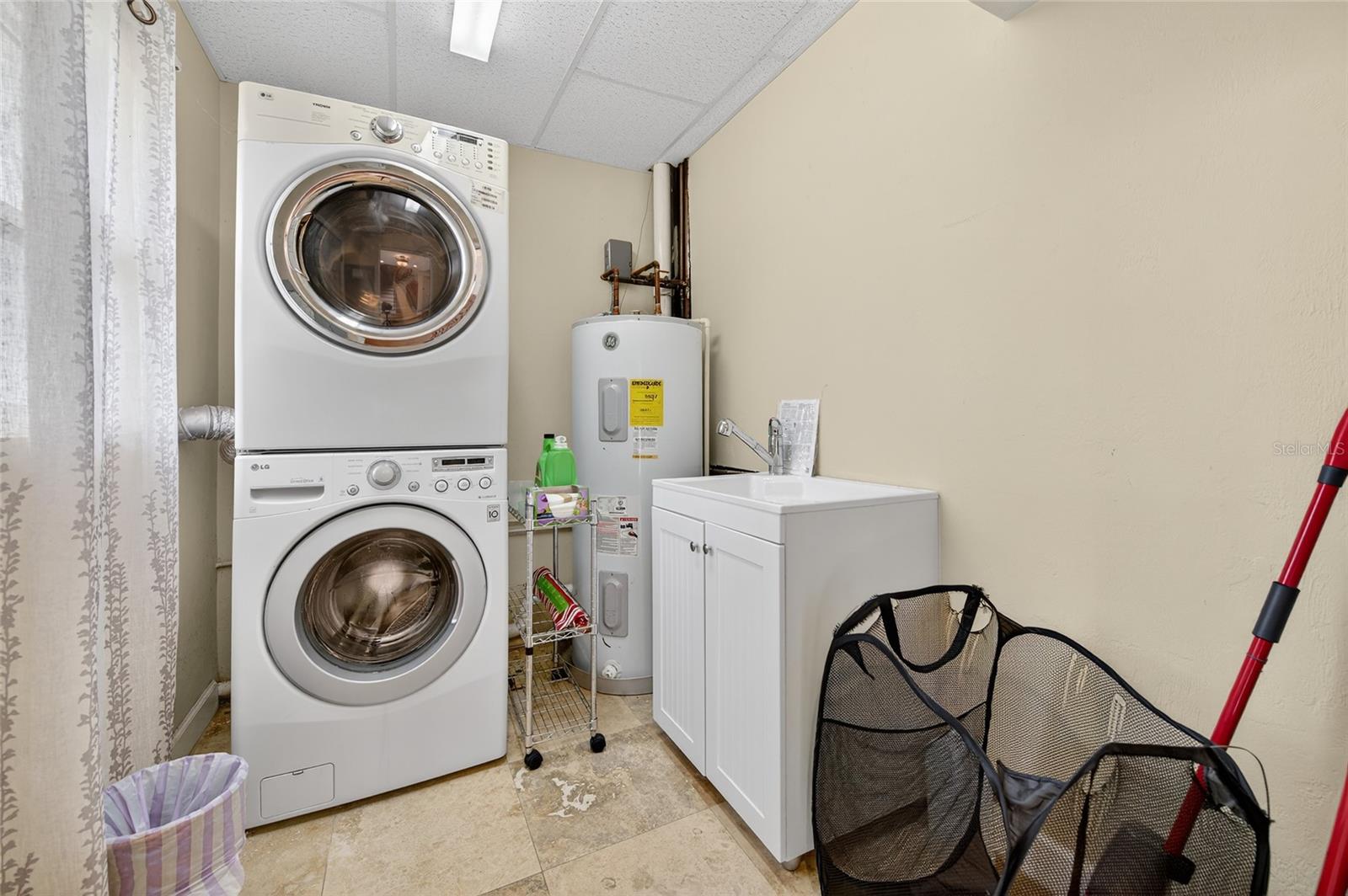 MC ELROYS BELLEVIEW - Residential