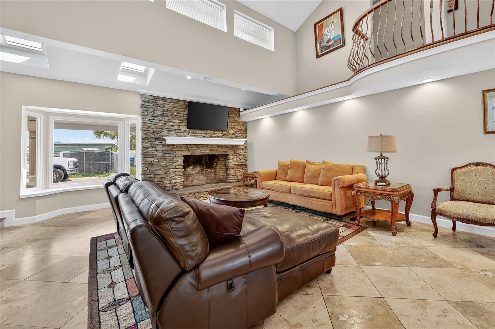 MC ELROYS BELLEVIEW - Residential