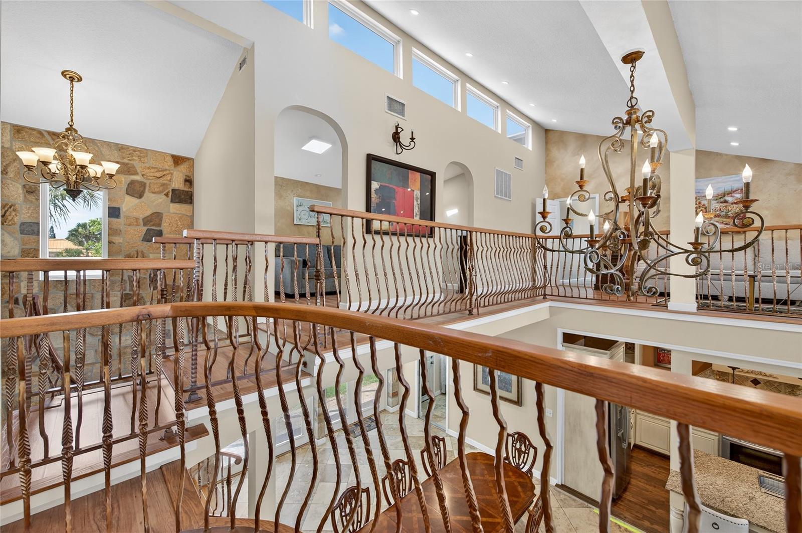 MC ELROYS BELLEVIEW - Residential