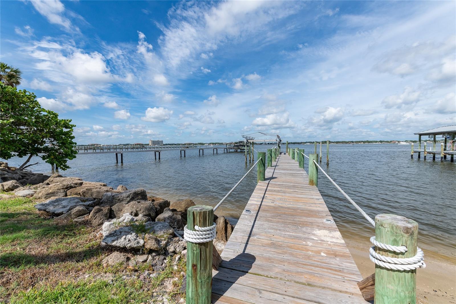 MC ELROYS BELLEVIEW - Residential