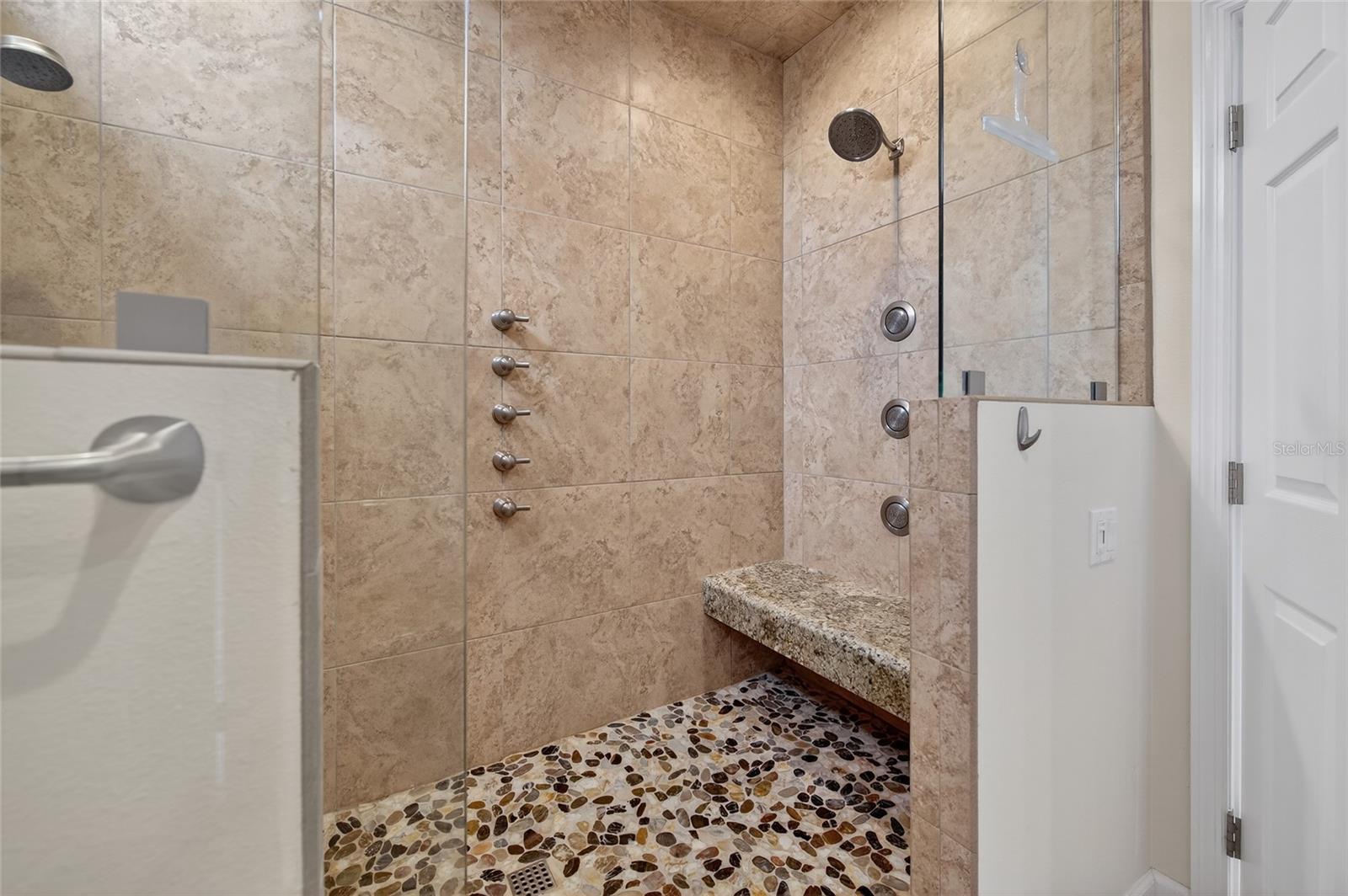 MC ELROYS BELLEVIEW - Residential