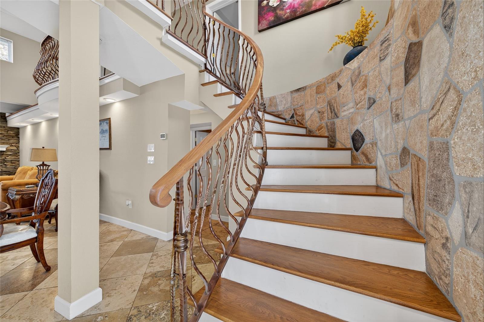 MC ELROYS BELLEVIEW - Residential