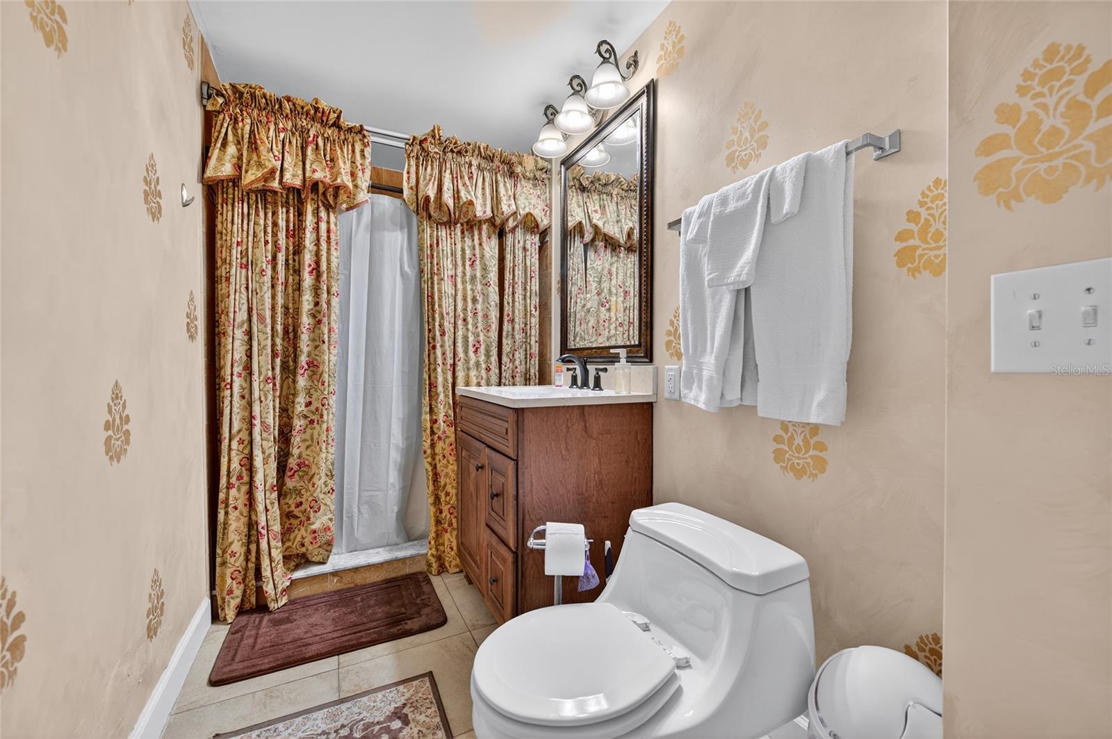 MC ELROYS BELLEVIEW - Residential