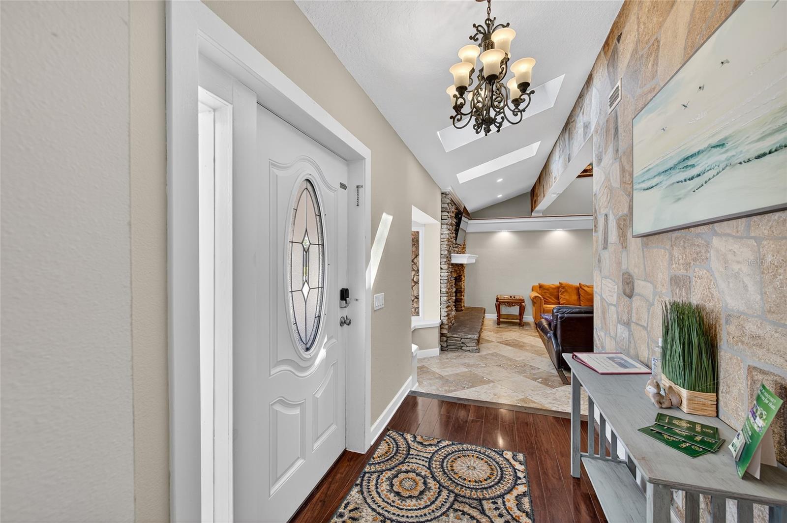 MC ELROYS BELLEVIEW - Residential