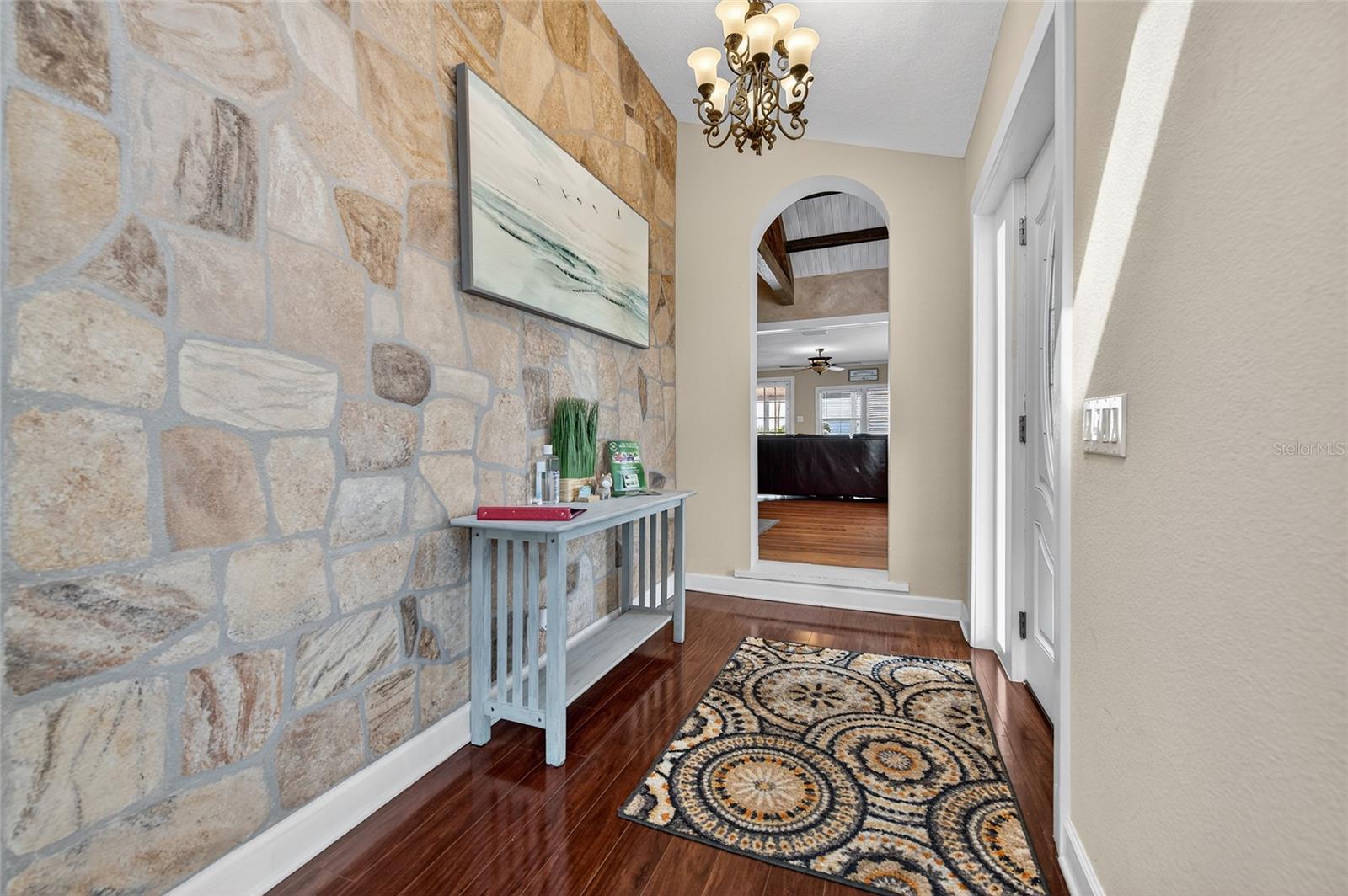 MC ELROYS BELLEVIEW - Residential