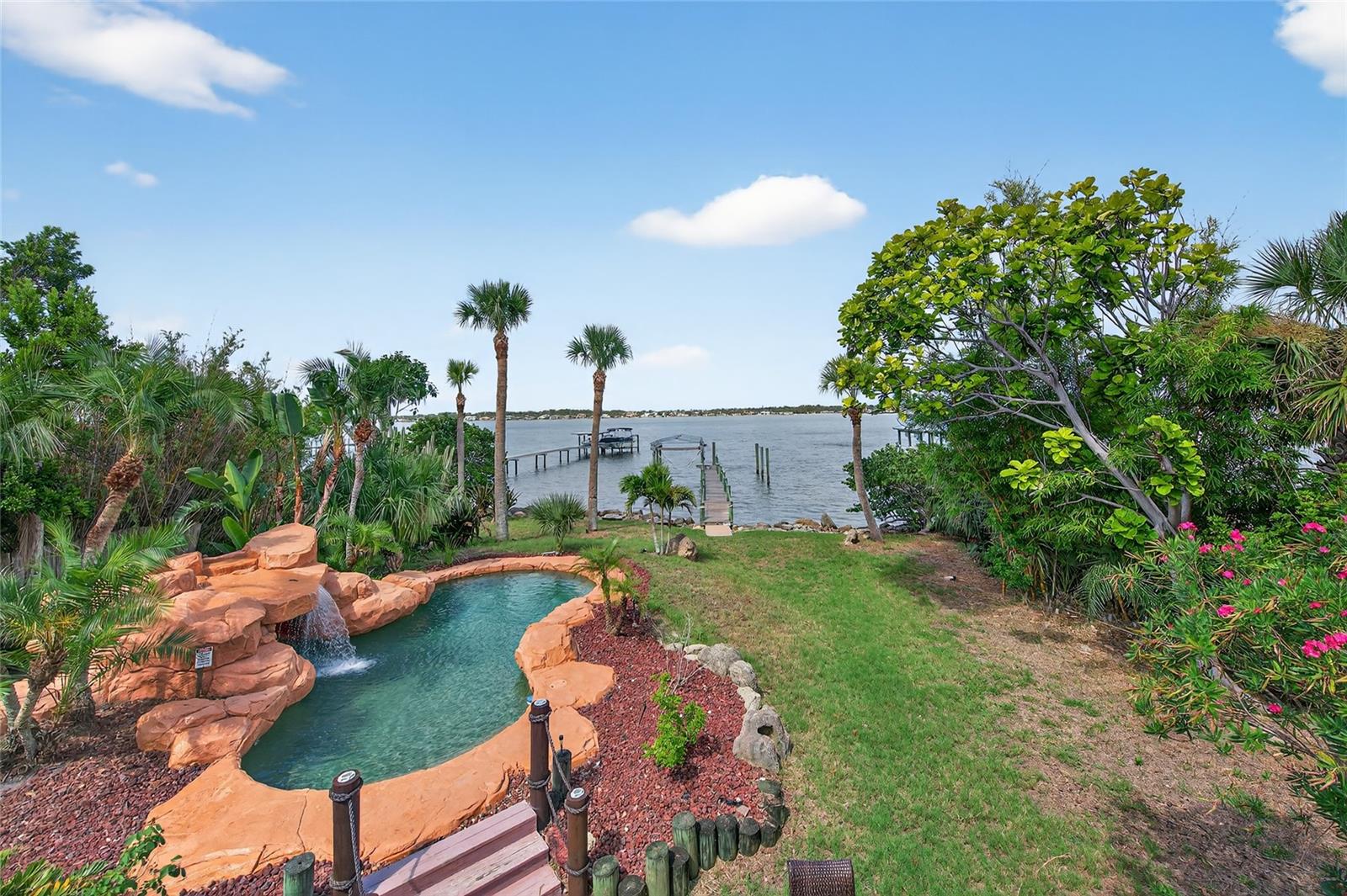 MC ELROYS BELLEVIEW - Residential