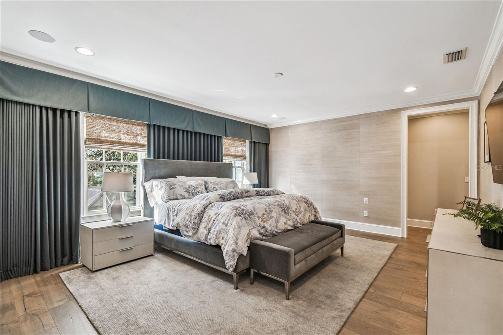 2922 W HAWTHORNE ROAD