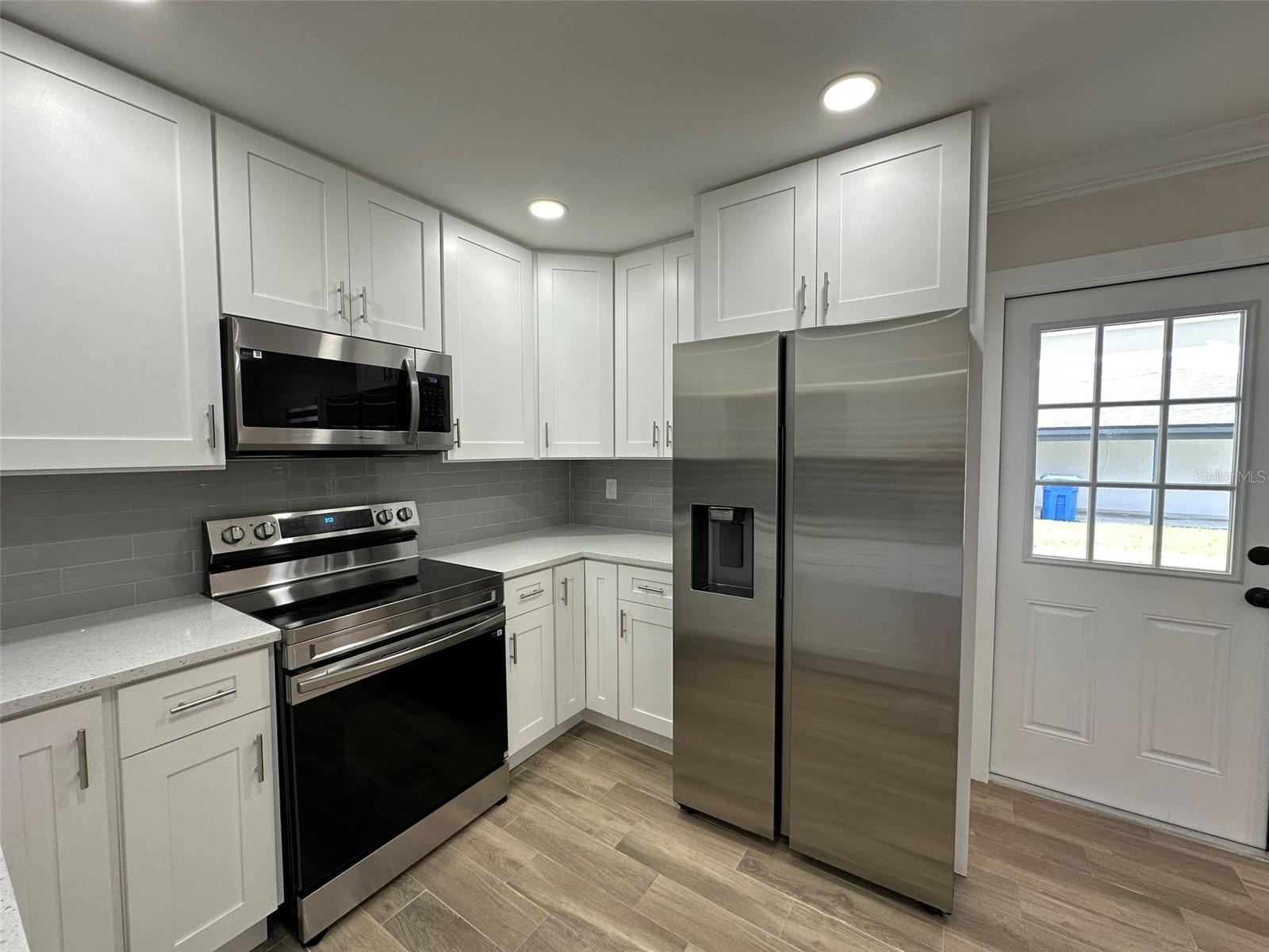 APOLLO BEACH UNIT 1 PT 2 - Residential Lease