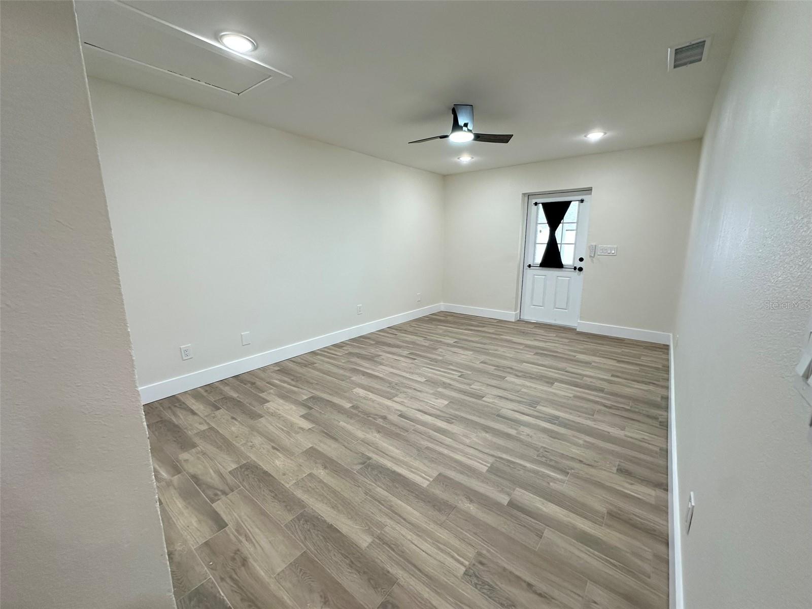 APOLLO BEACH UNIT 1 PT 2 - Residential Lease
