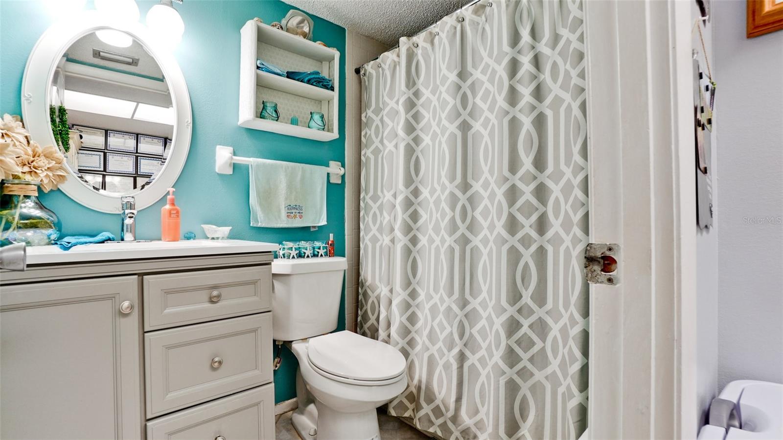 BAYSHORE ON THE LAKE APTS SEC 4 - Residential