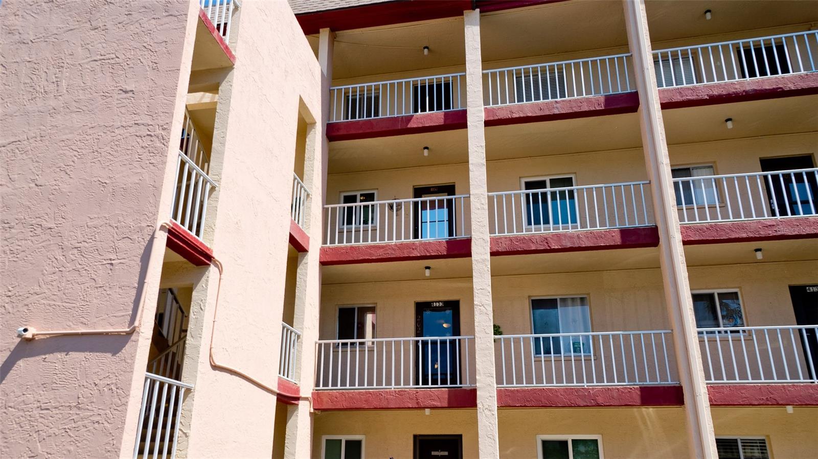 BAYSHORE ON THE LAKE APTS SEC 4 - Residential