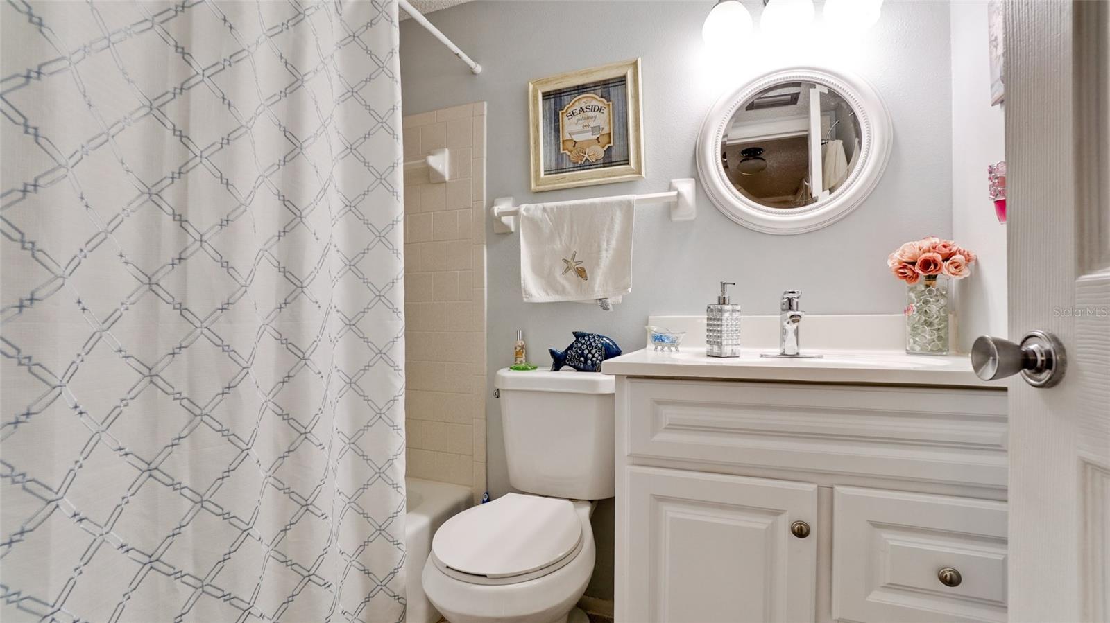 BAYSHORE ON THE LAKE APTS SEC 4 - Residential