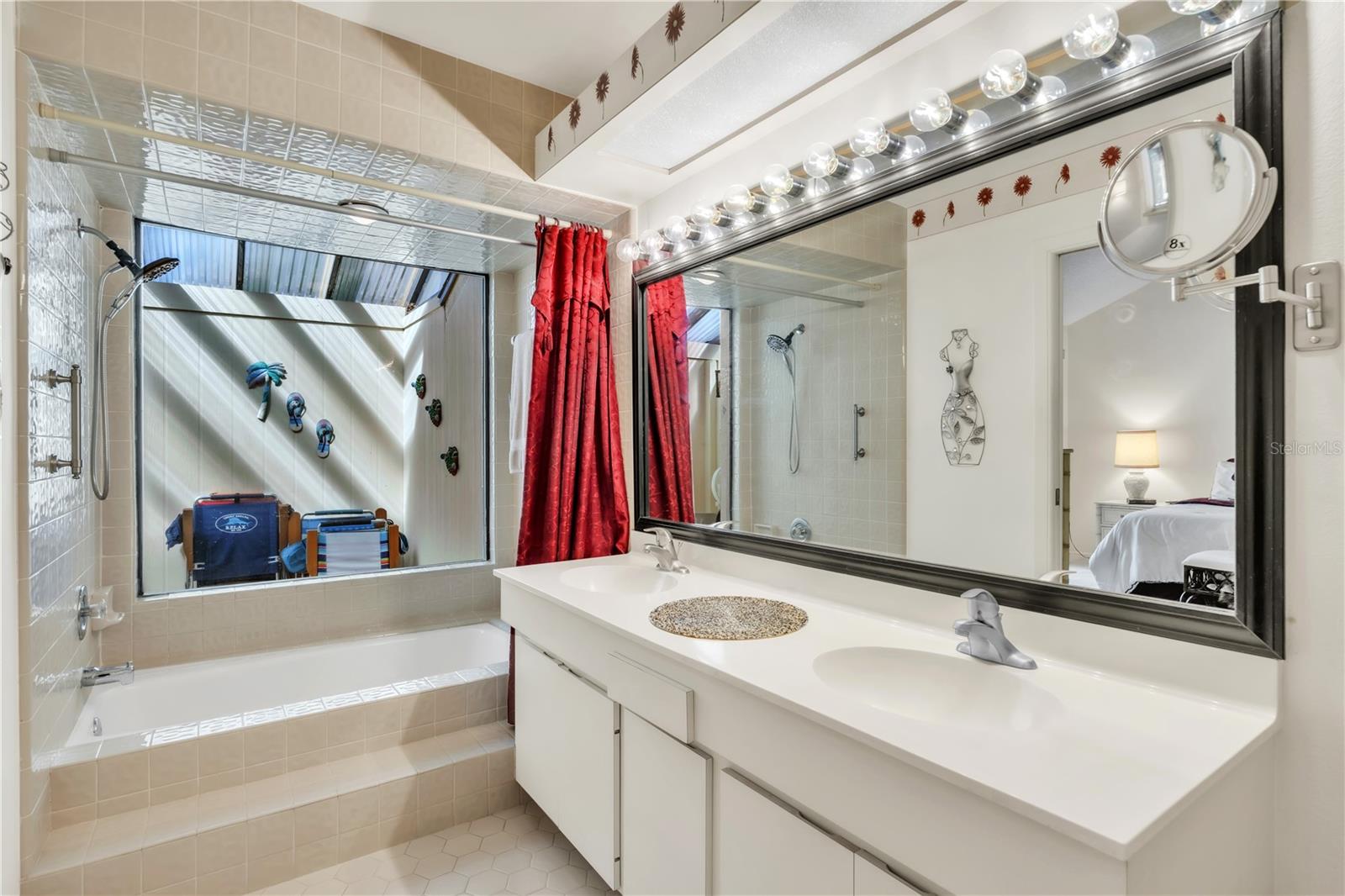 PINE BAY FOREST - Residential