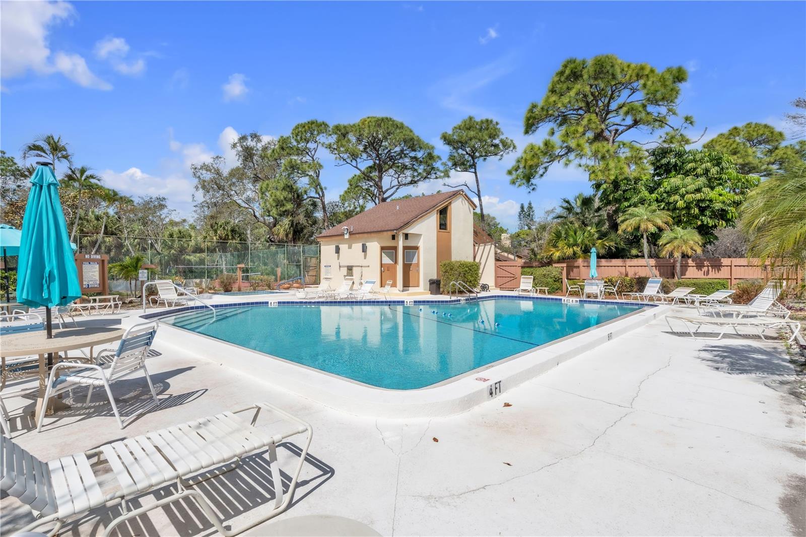 PINE BAY FOREST - Residential