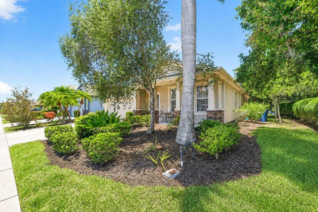 Photo of 5512 Mang Place, Sarasota, FL 34238 (MLS # A4700417)
