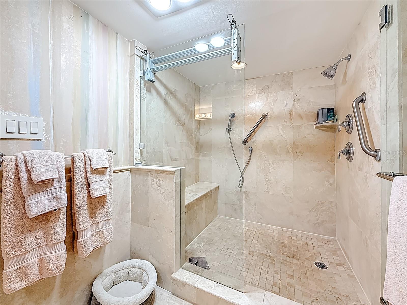 MONTE CARLO TOWERS A CONDOMINI - Residential