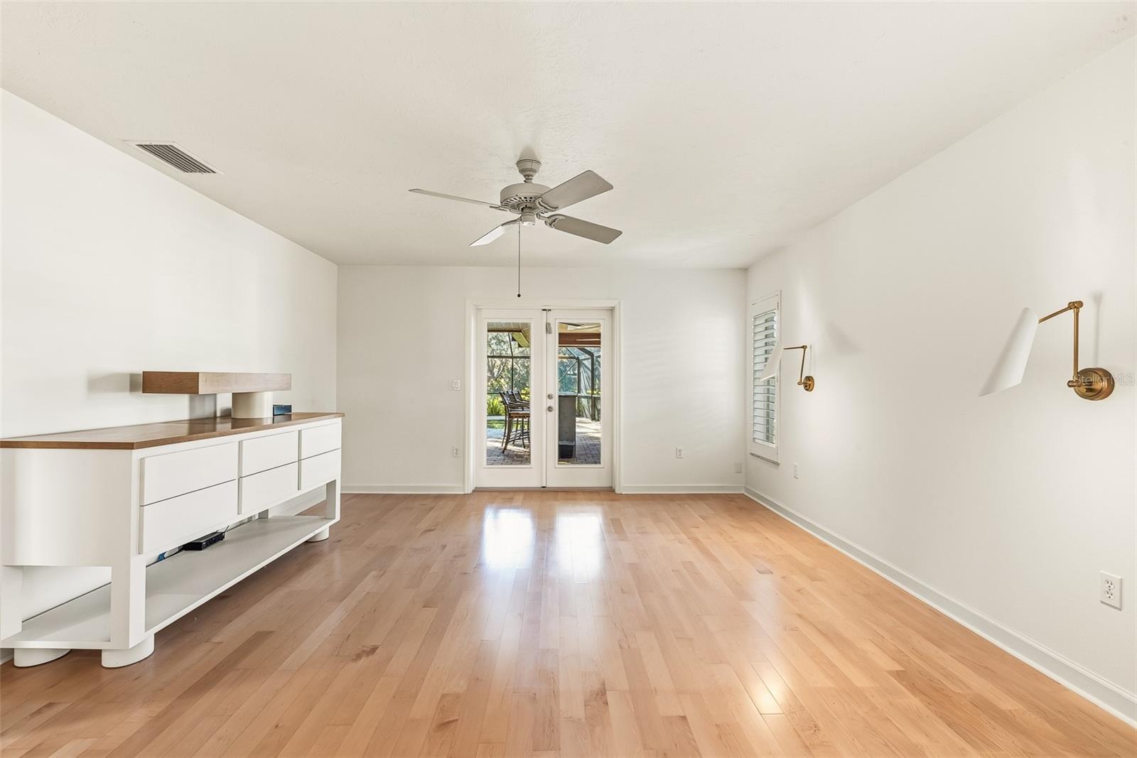 SHERWOOD FOREST - Residential