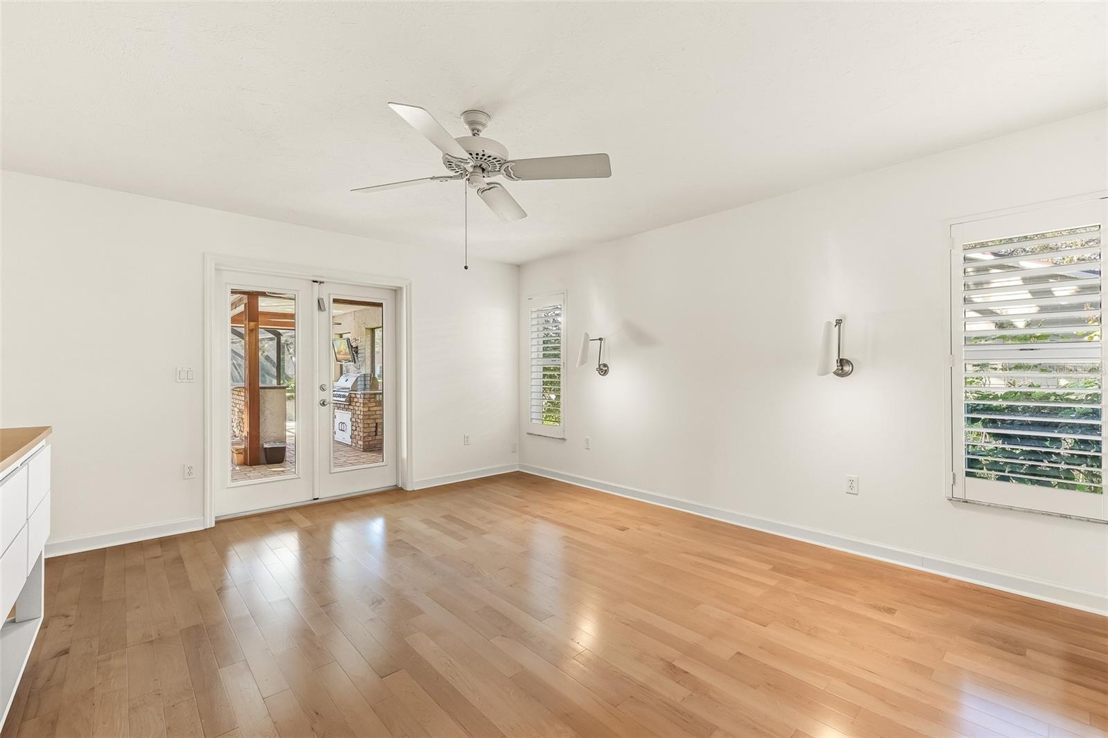 SHERWOOD FOREST - Residential