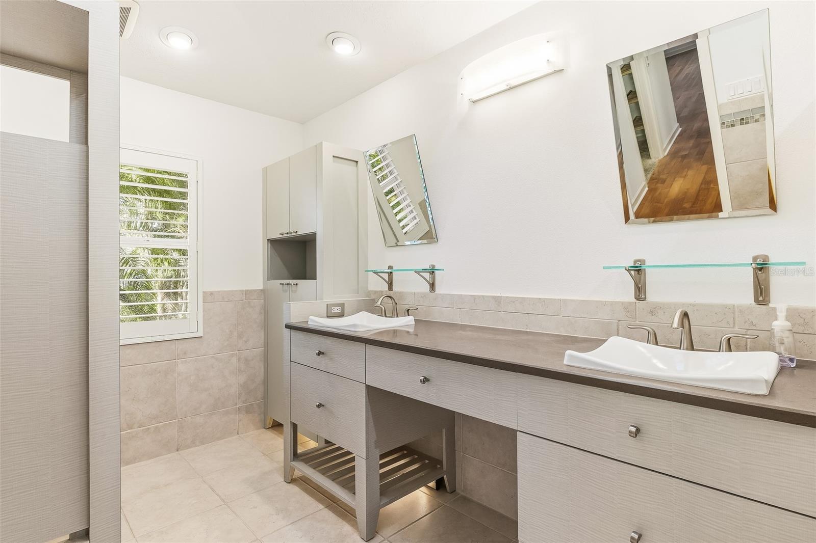 SHERWOOD FOREST - Residential