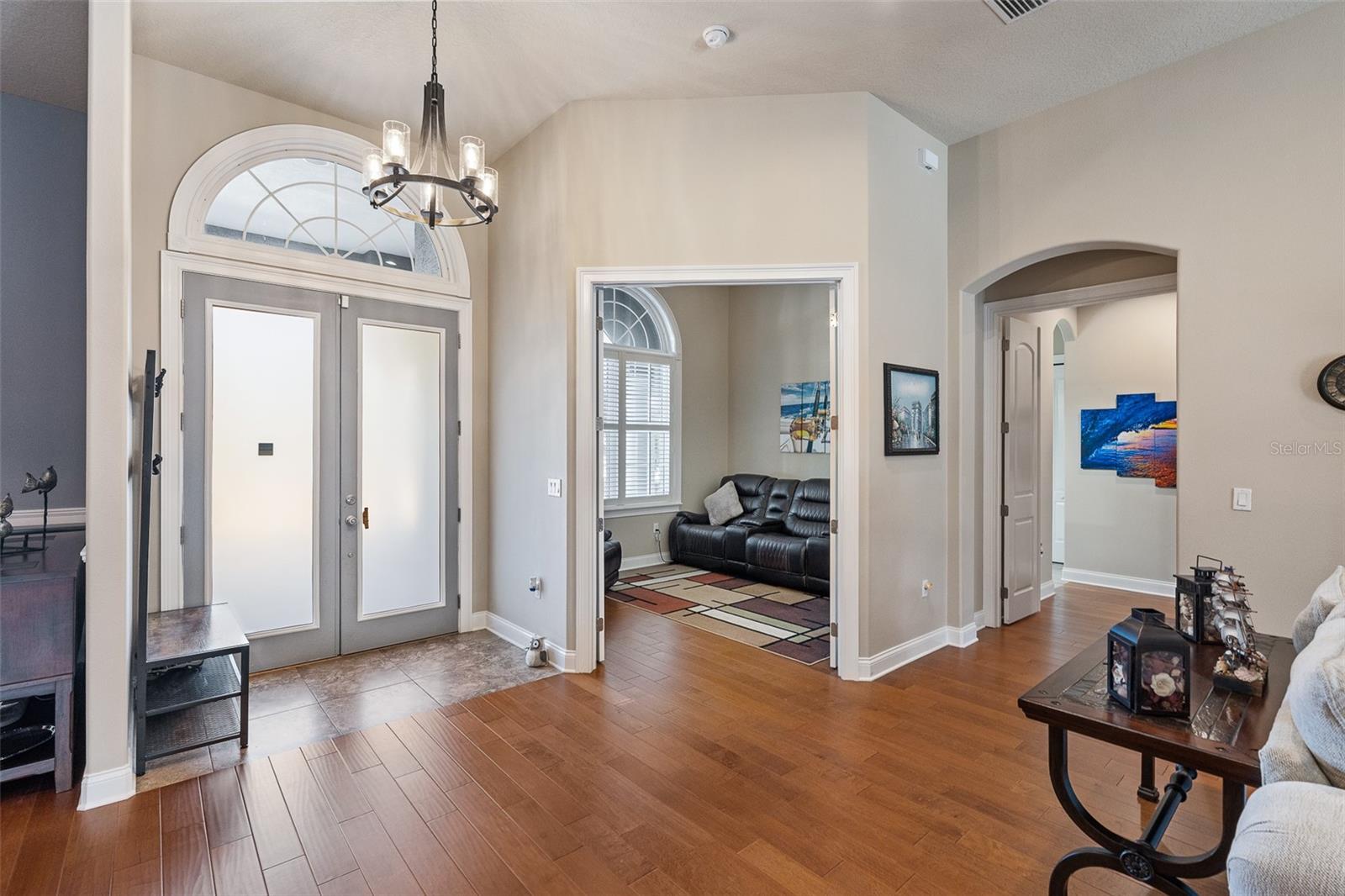 2 HUMMING BIRD CIRCLE