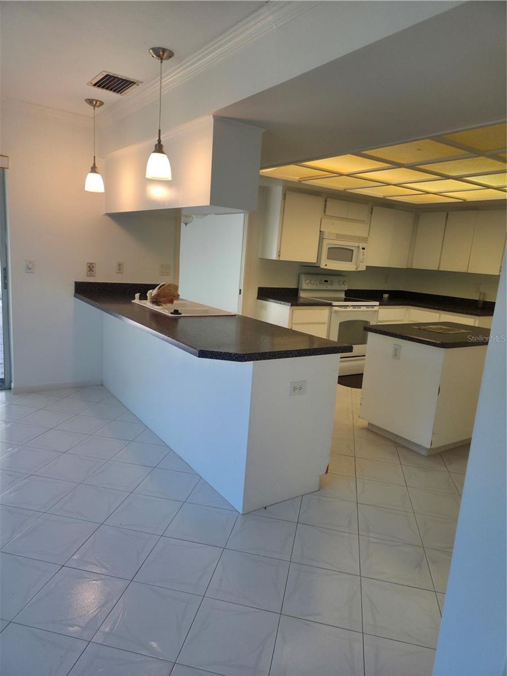 Photo of 2700 Westchester Drive N, Clearwater, FL 33761 (MLS # TB8439263)