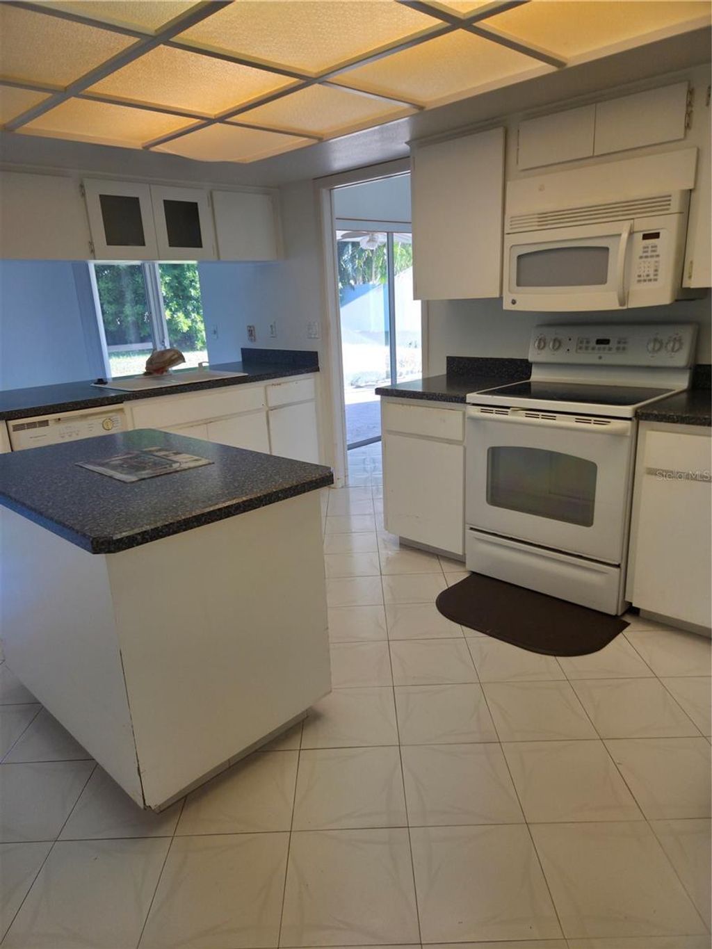 Photo of 2700 Westchester Drive N, Clearwater, FL 33761 (MLS # TB8439263)
