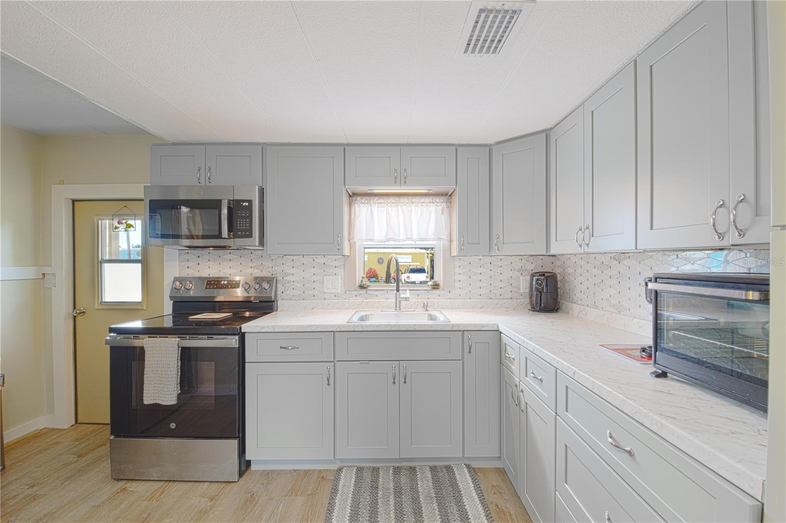 EL JOBEAN WARD 01 - Residential