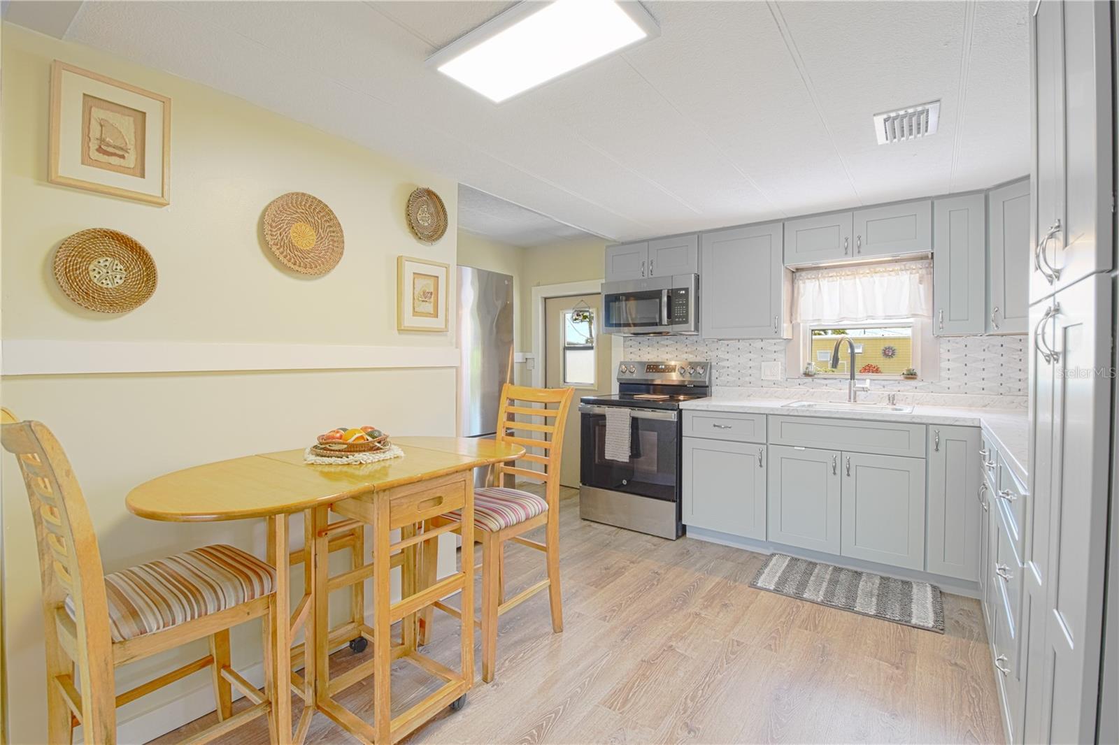 EL JOBEAN WARD 01 - Residential