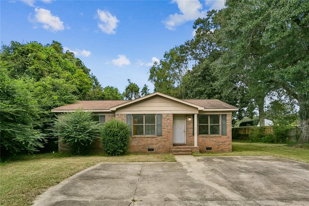 Photo of 412 Hancock Lane, Pensacola, FL 32503 (MLS # A4705754)