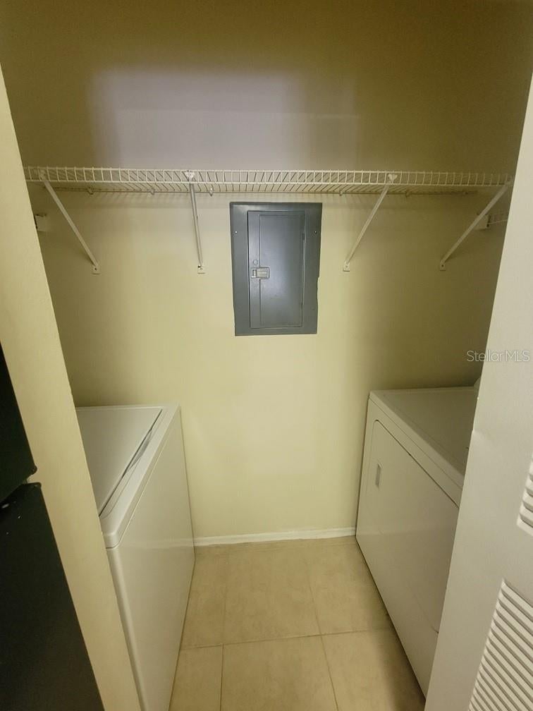10024 STRAFFORD OAK COURT 813