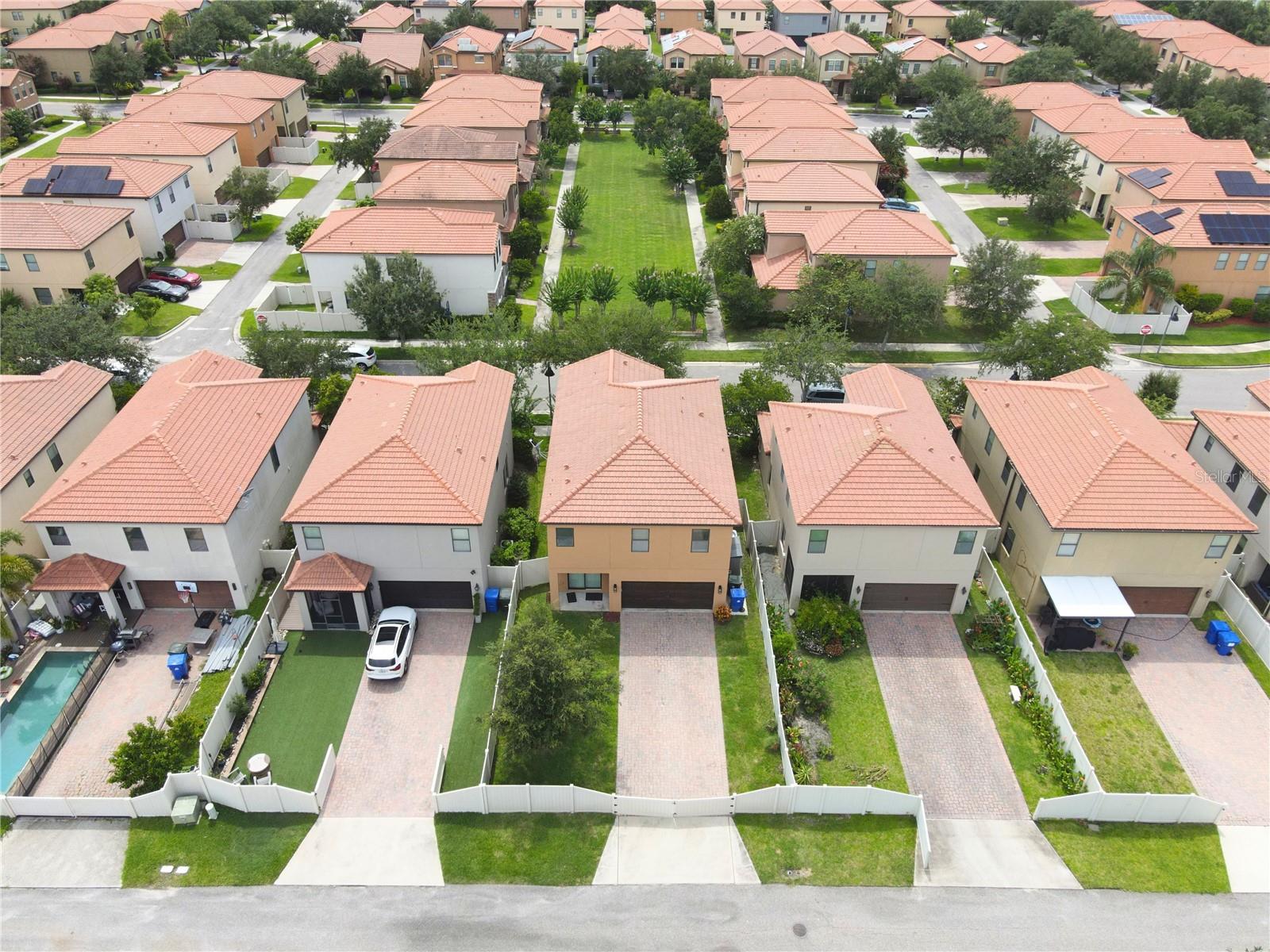 2022 BENT GRASS AVENUE