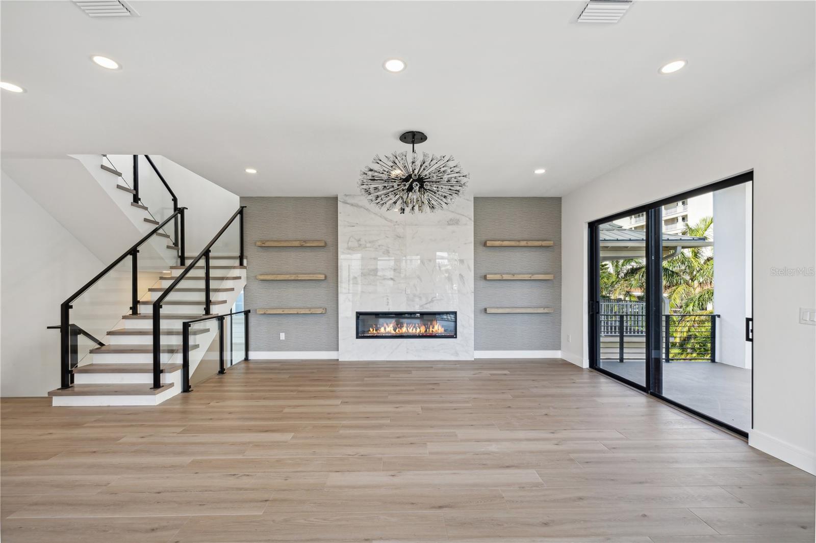 REDINGTON SHORES YACHT & TENNIS CLUB - Residential