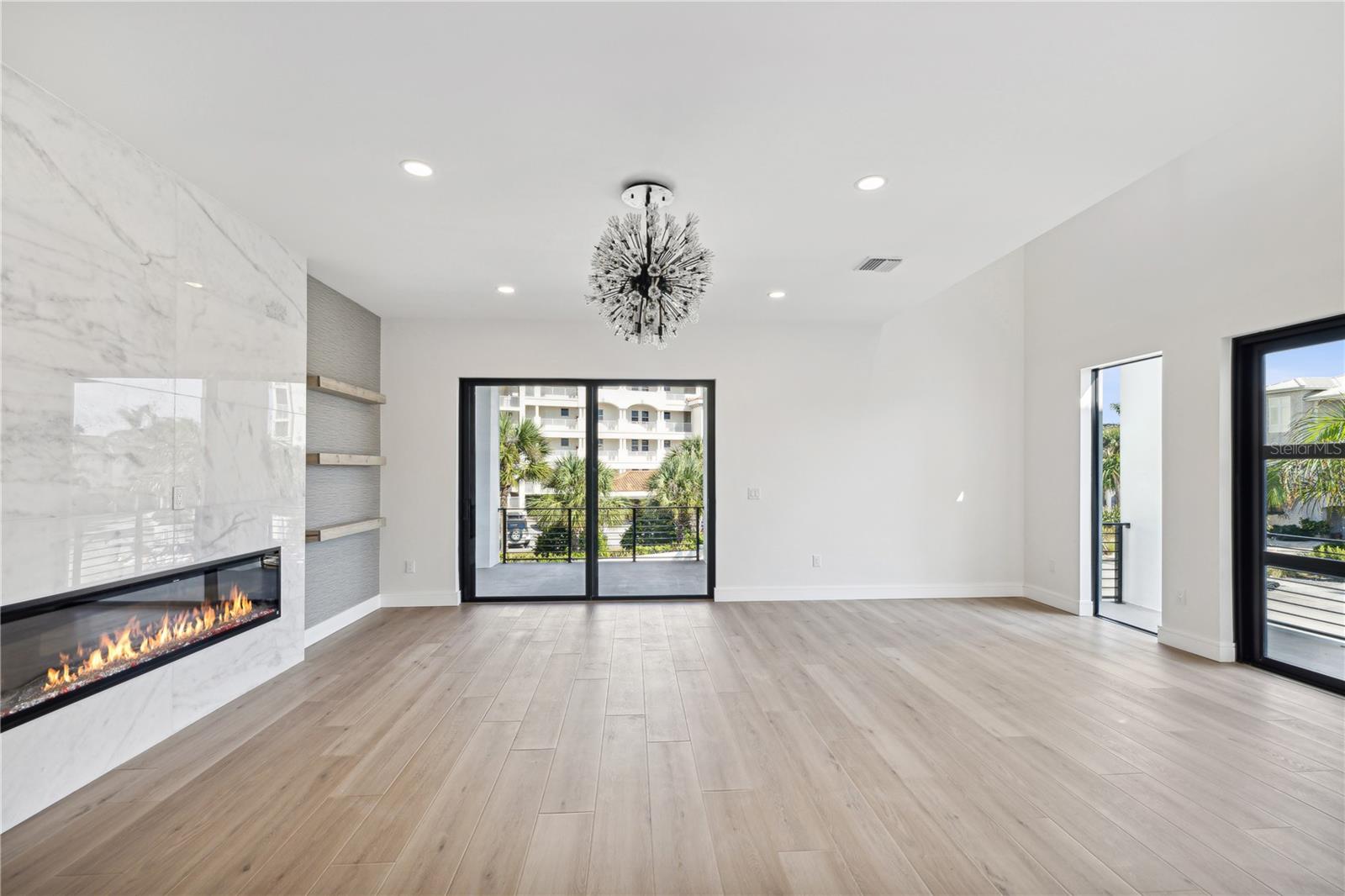 REDINGTON SHORES YACHT & TENNIS CLUB - Residential
