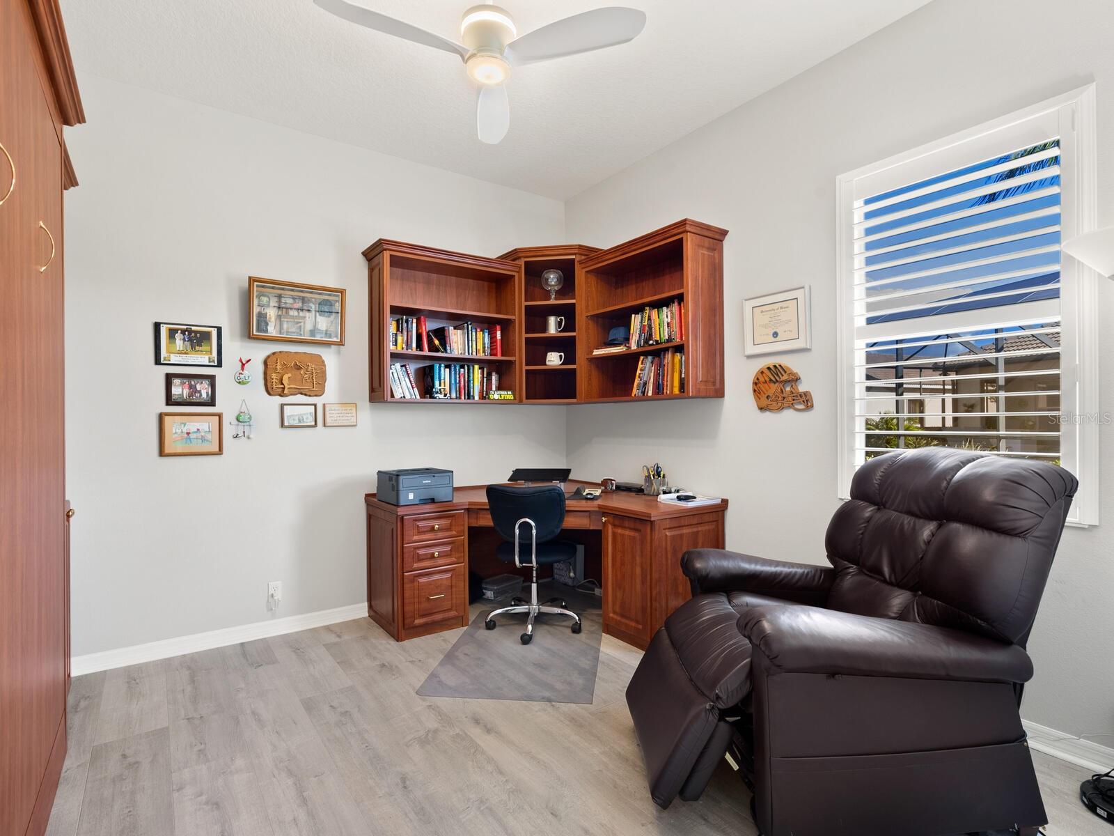 PELICAN POINTE GOLF & CC - Residential