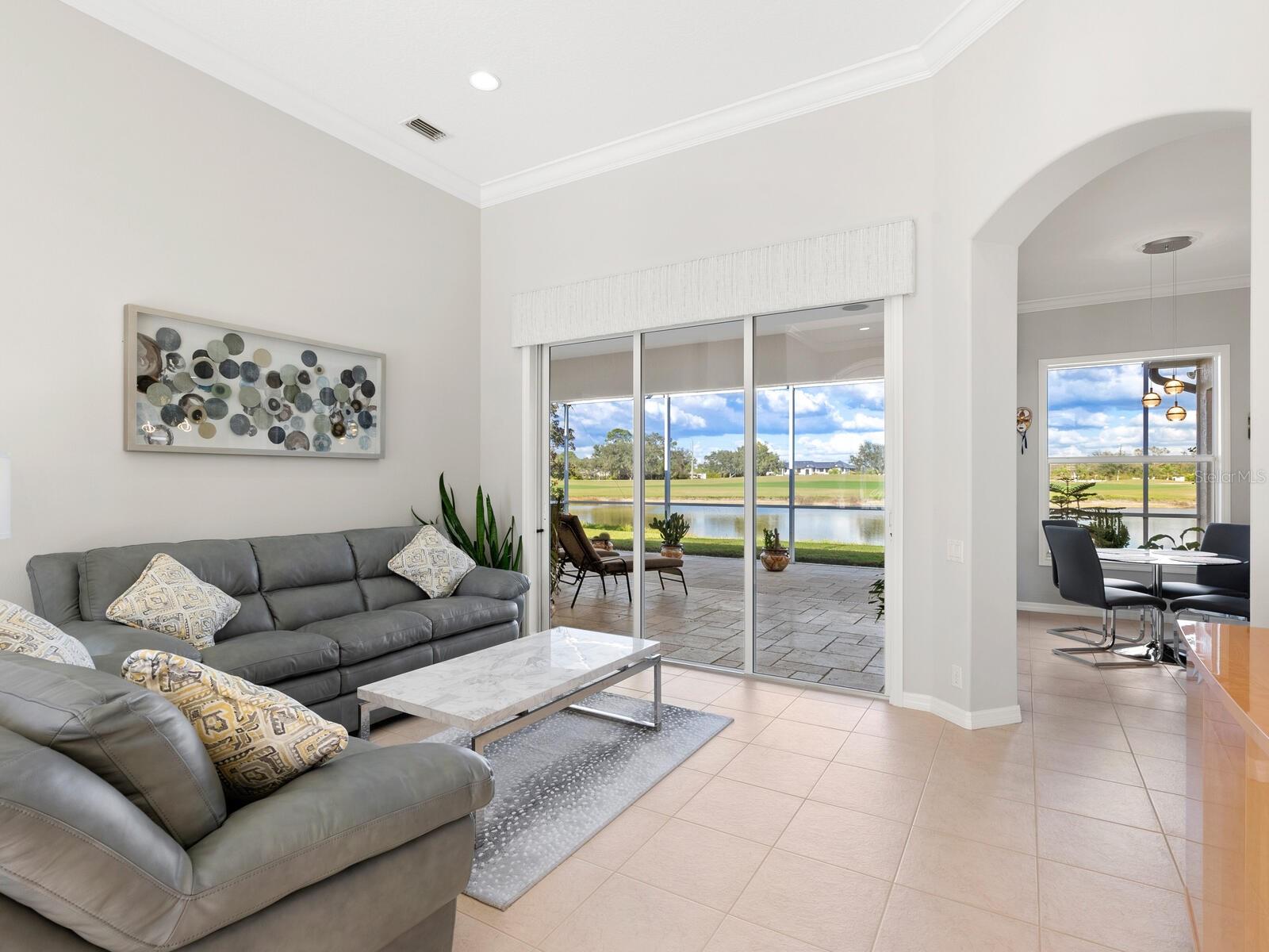 PELICAN POINTE GOLF & CC - Residential