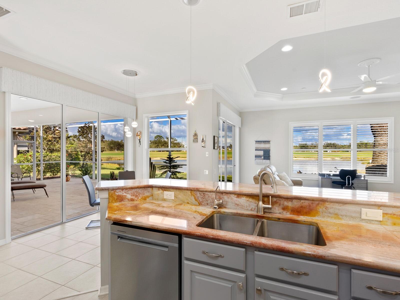 PELICAN POINTE GOLF & CC - Residential