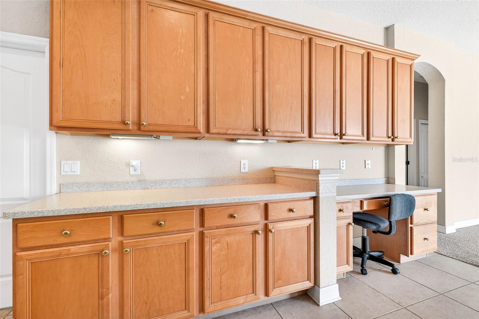 SUN CITY CENTER UNIT 262 PH - Residential