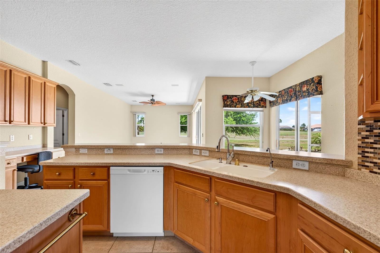 SUN CITY CENTER UNIT 262 PH - Residential