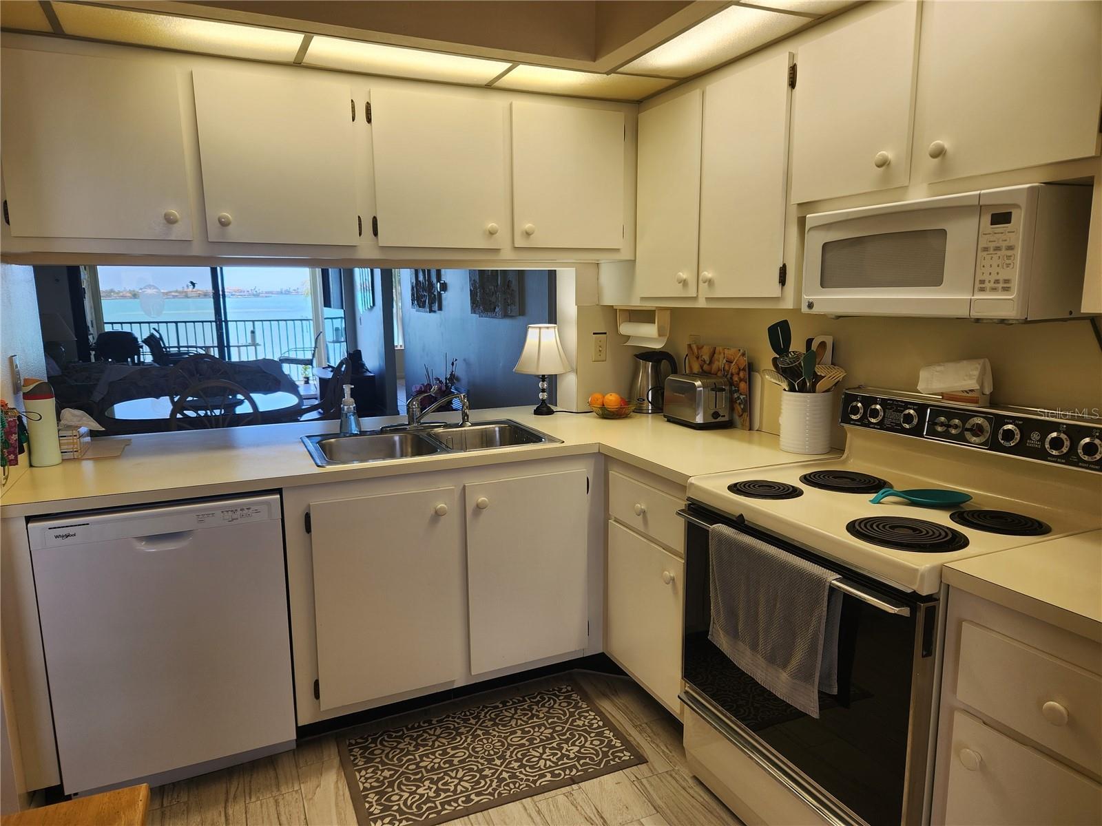 BAHIA DEL MAR IV - Residential Lease