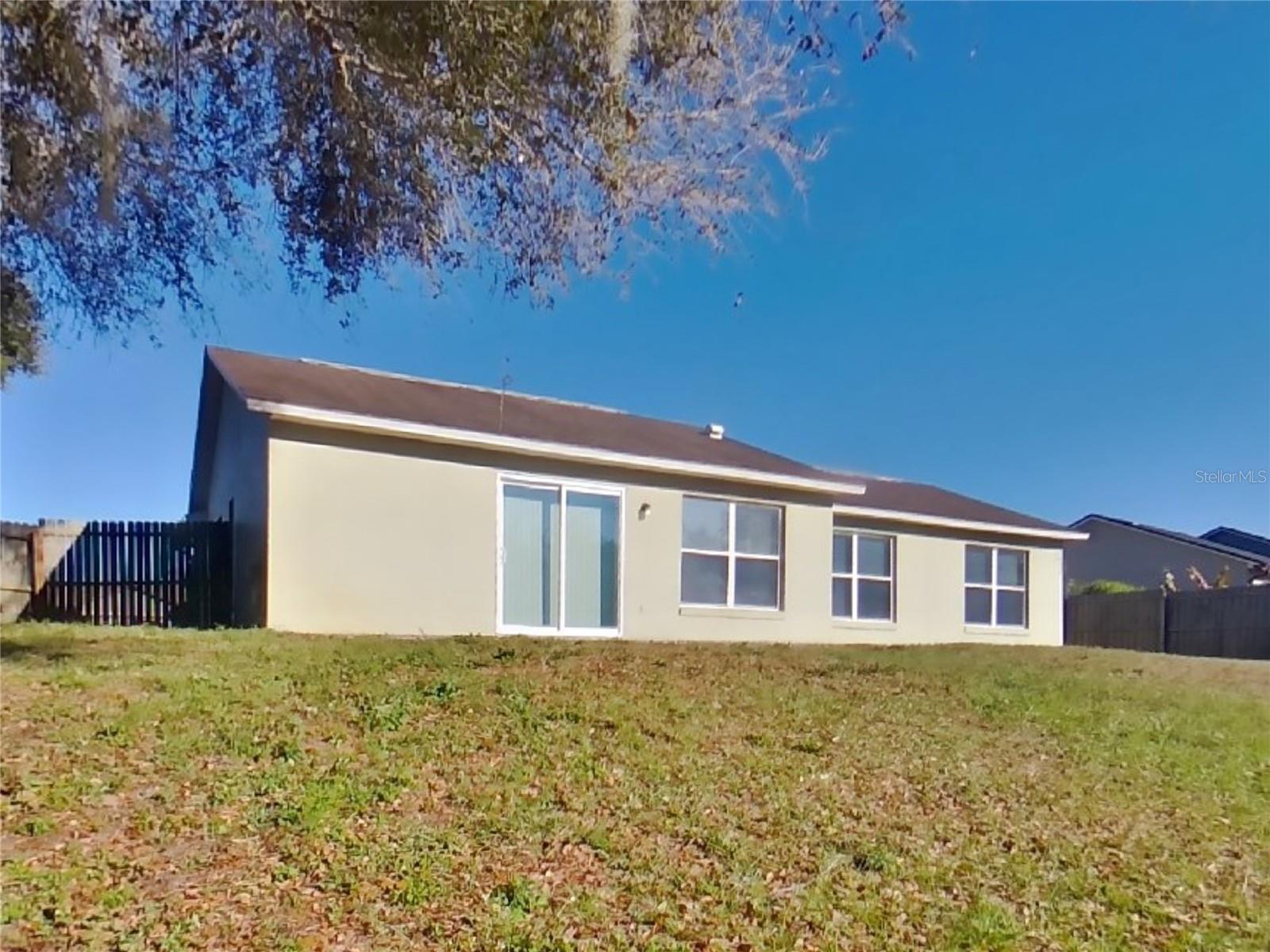 SIENA RIDGE PH III SUB - Residential Lease