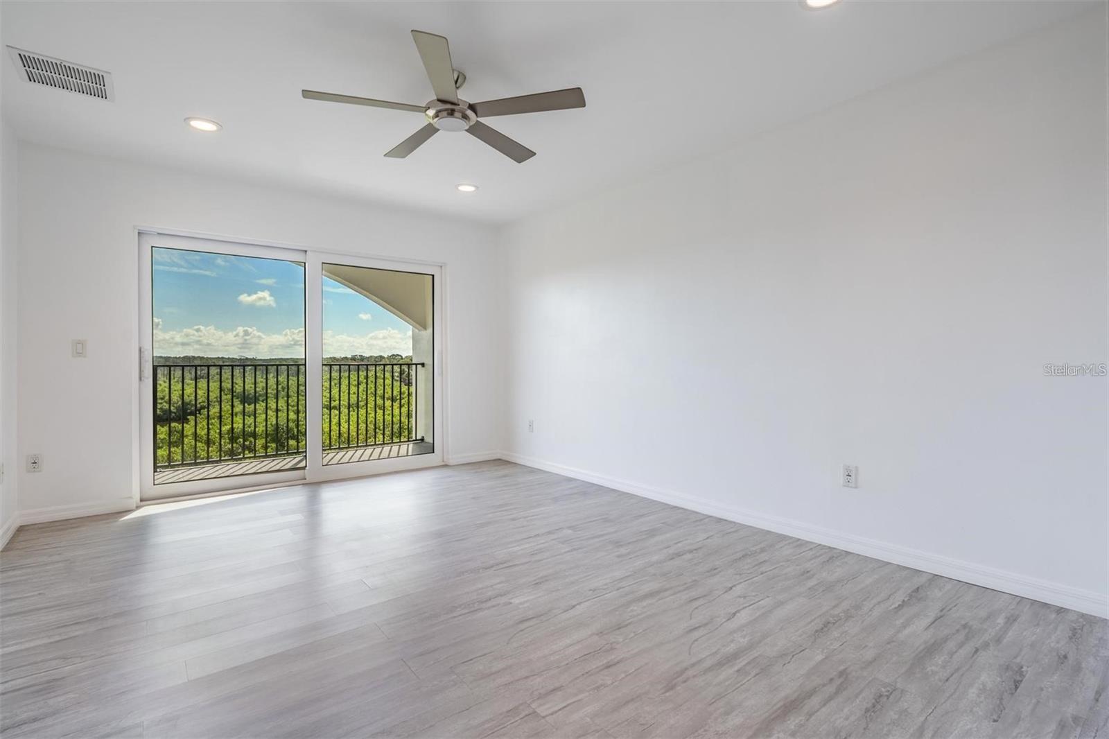 MARINER VILLAGE NORTHWEST CONDO - Residential