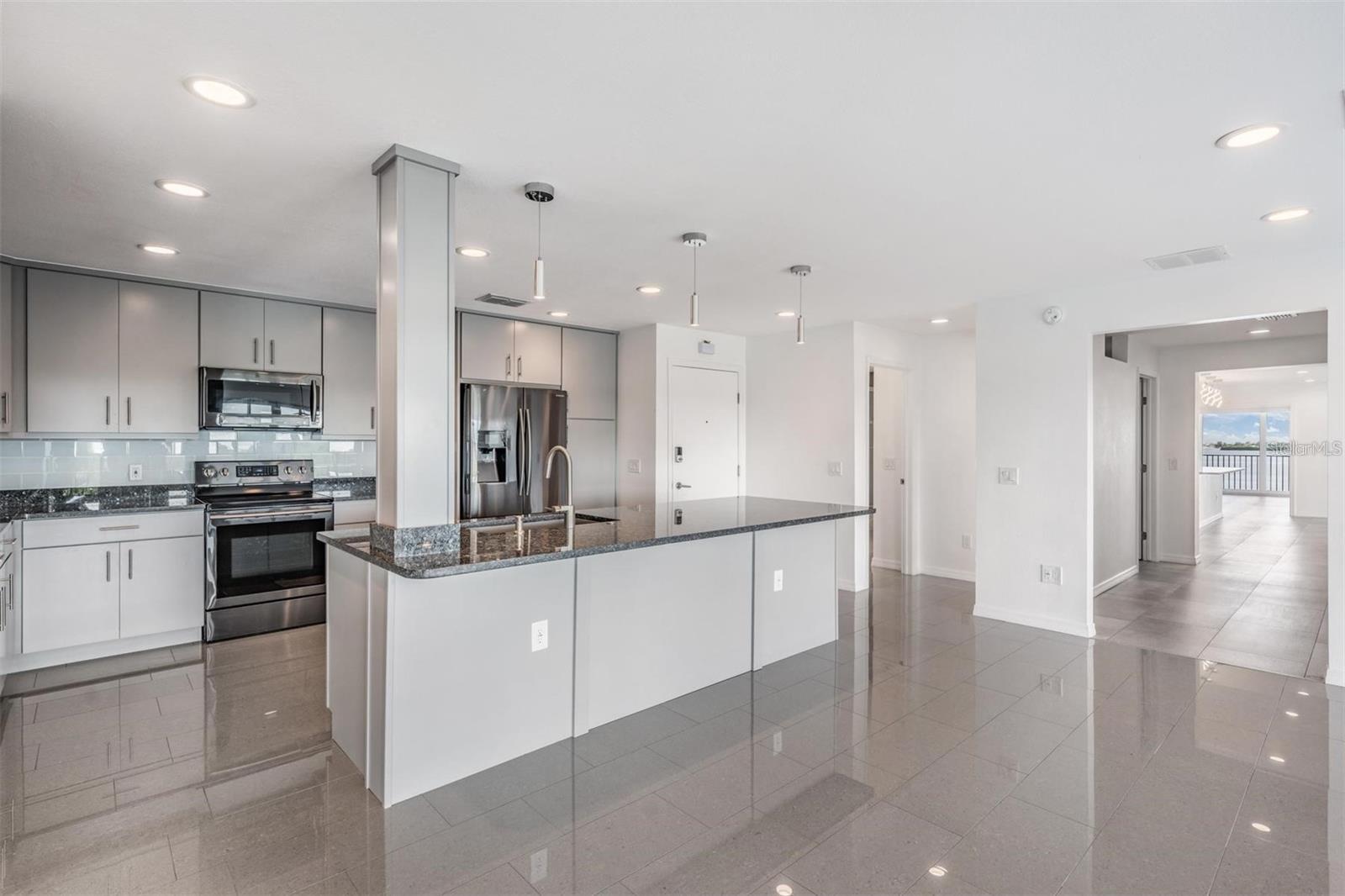 MARINER VILLAGE NORTHWEST CONDO - Residential