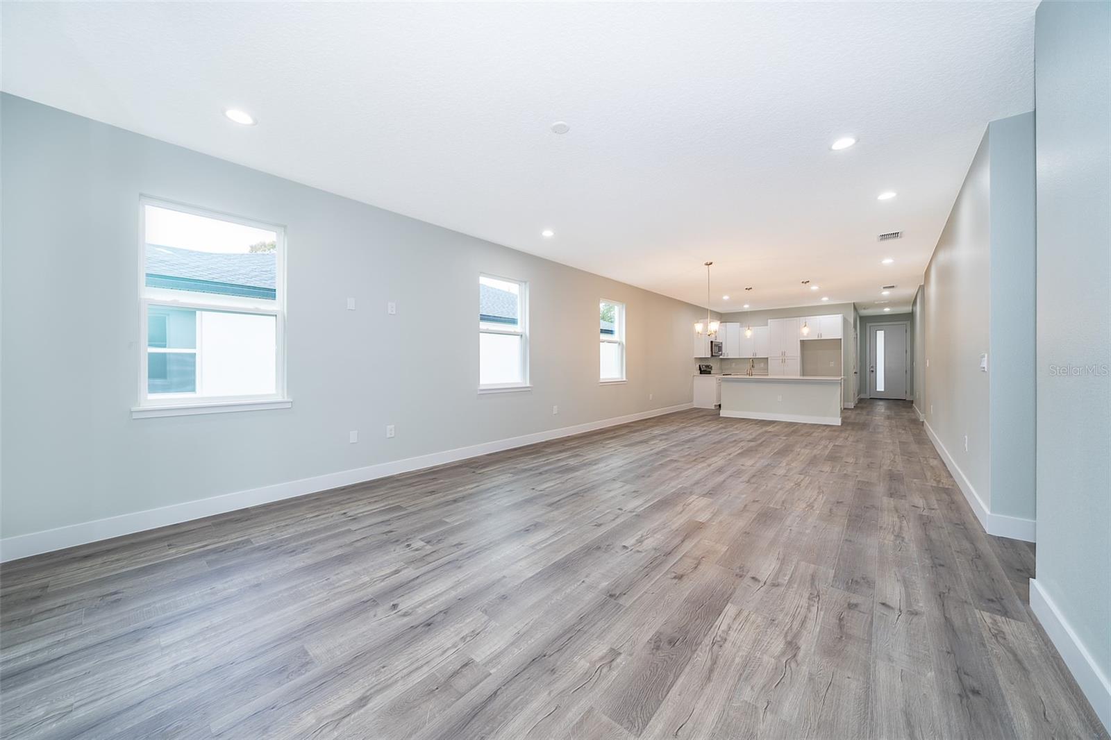 2712 ALAMO DRIVE