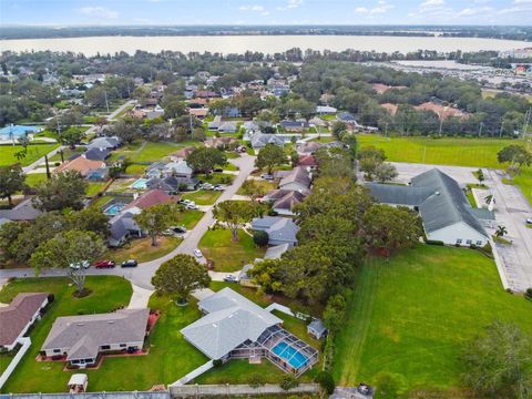 A home in WINTER HAVEN