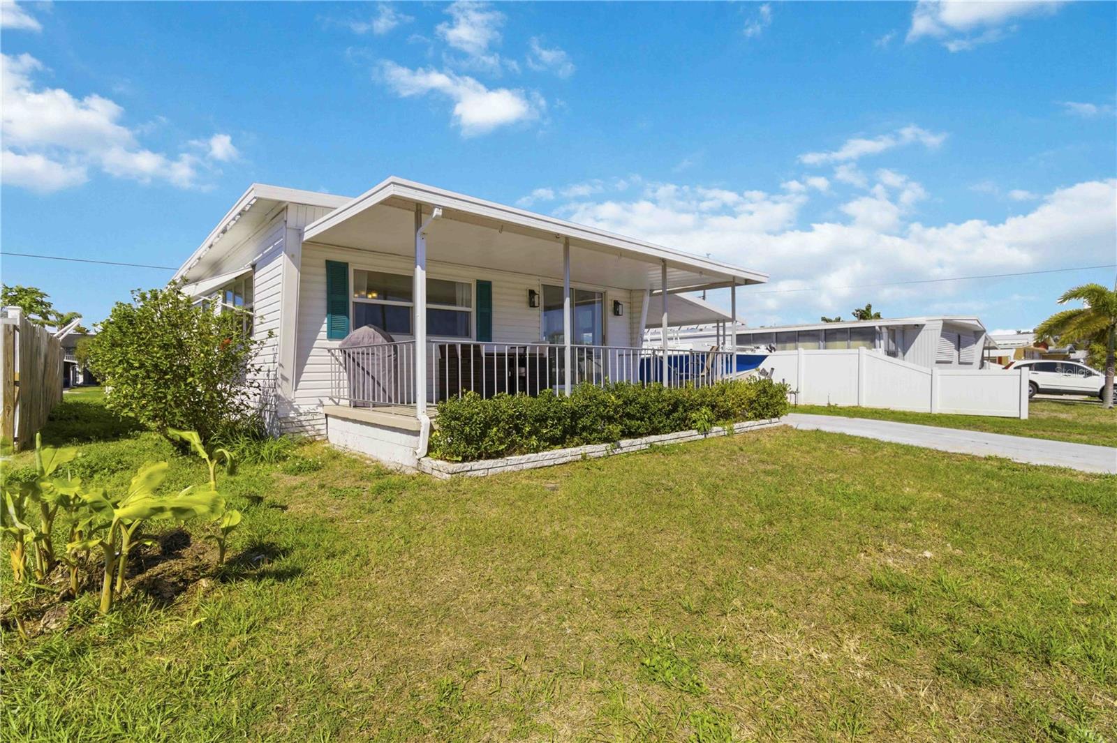 203 48TH AVENUE DRIVE W